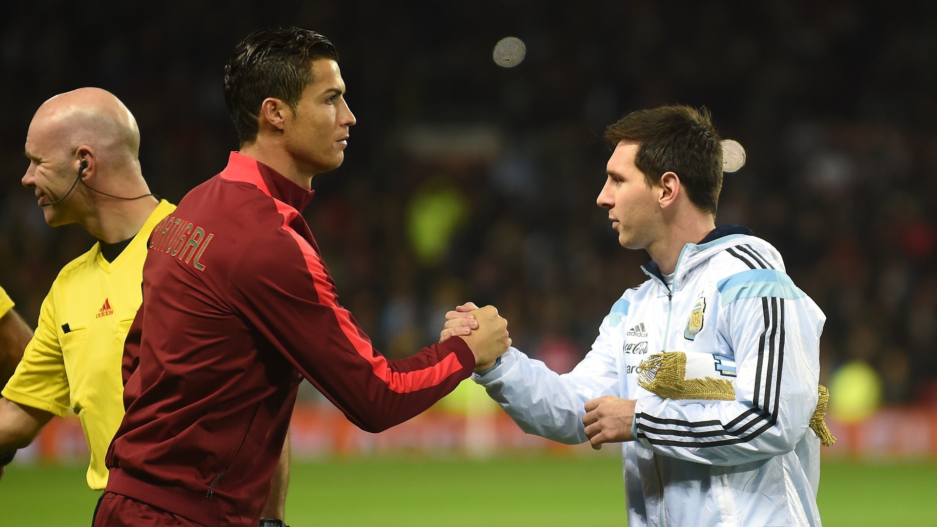 Cầu thủ số 1 thế giới là ai hiện nay? Messi hay Ronaldo?